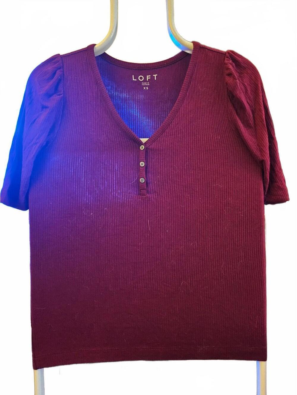LOFT Versa Ribbed Henley Sweater- short sleeve - wine color - XS - EUC